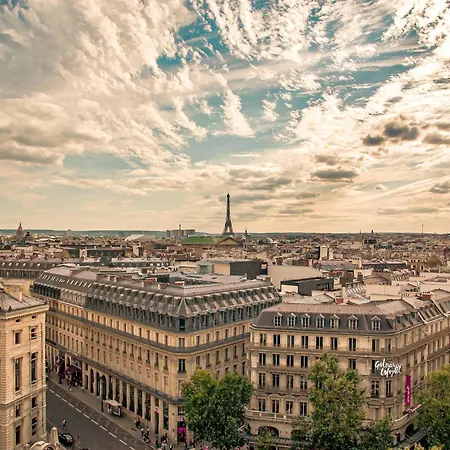 Lovely Near The Eiffel Tower * Paris