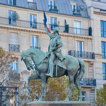 شقة Lovely Near The Eiffel Tower باريس